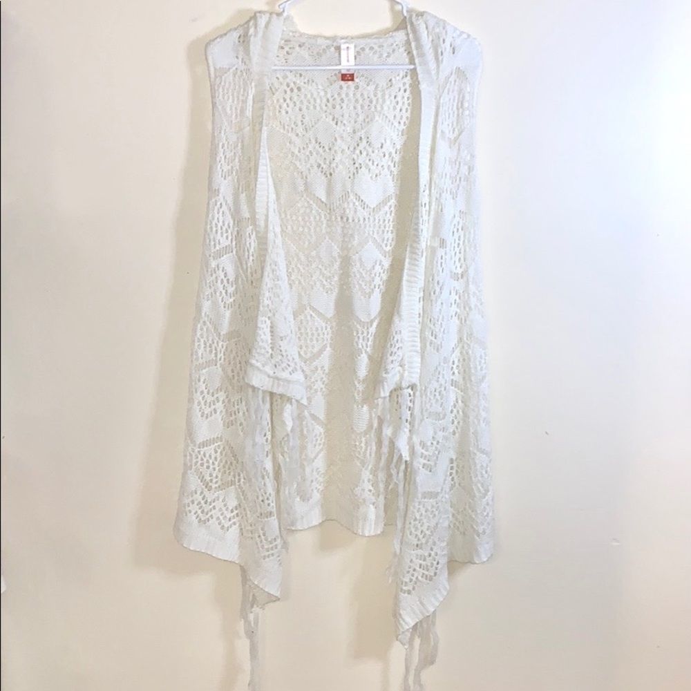 NWOT No Boundaries  sleeveless cardigan, medium